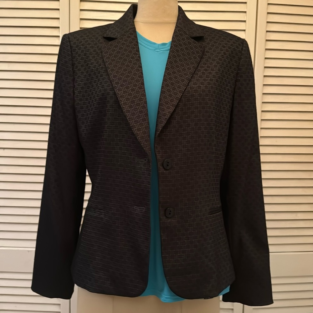 Tahari Arthur S.Levine Blazer Women’s Size 10. EUC